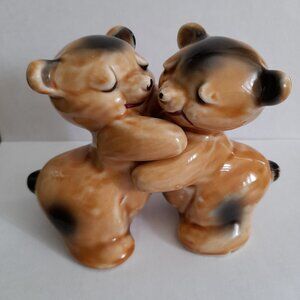 Vintage Bear Hug Salt and Pepper Shakers Van Tellingen Hugging Bears